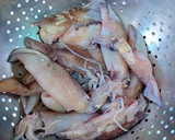 Foto del paso 1 de la receta: Chipirones en salsa caprichosa y algunas cositas más