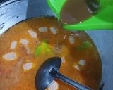 Foto langkah ke 3 dari resep Bakso Sosis Kuah Tomyum.