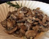 A picture of step 6 of Garlic Creamed Mushrooms.