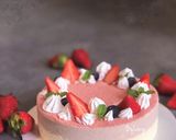 Hình bước làm 1 của món 🍓 Strawberry Mousse CAKE
