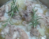 Foto del paso 4 de la receta: Escabeche de pollo al limón y lima con romero fresco