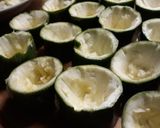 Foto del paso 2 de la receta Nidos de calabacín relleno de atún y queso azul