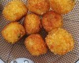 Foto langkah ke 7 dari resep Kroket Kentang (isi smoked beef).