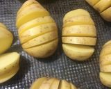 Foto del paso 2 de la receta: 🥔 PAPAS🥔 ACORDEÓN O ABANICO 🥔🍅🧀