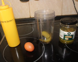 Foto del paso 1 de la receta: Mayonesa de ajo y pepinillos en vinagre