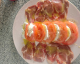 Foto del paso 3 de la receta: Mozzarella di búfala con tomate y Coppa italiana