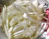 Hình bước làm 1 của món Bún bò xào củ hành