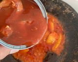 Gambar langkah 4 resipi Sambal Sardin Kentang.