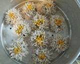 A picture of step 7 of Chicken Flower dumplings.