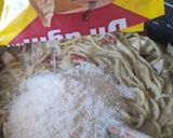 Krémes pestós csirkés tészta (egyedényes) recept fázis 3 fotója