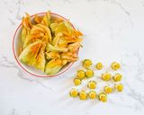 Foto del passaggio 1 della ricetta Schiacciata ai fiori di zucca