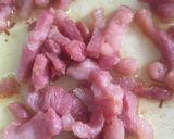 Foto del passaggio 4 della ricetta Farfalle alla crema di zucchine e pancetta croccante