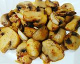 A picture of step 5 of Butter Garlic Mushroom.