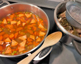 Foto del paso 7 de la receta: Cazuela de merluza con verduras