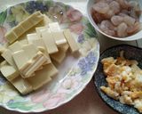 金沙蝦仁豆腐煲的食譜步驟1照片
