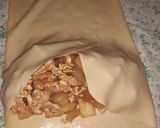Foto del paso 9 de la receta: Strudel de Manzana con salsa y helado