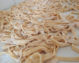 Foto del paso 5 de la receta: Fideos caseros 🍝