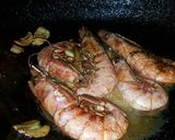 Foto del paso 7 de la receta: Langostinos ahumados flambeados