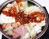 Hình bước làm 6 của món Budaejjigae - Món hầm