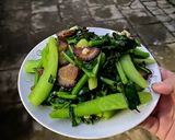 Hình bước làm 3 của món Ngồng cải xào thịt gác bếp