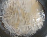 A picture of step 5 of Stir fried Udon noodles /chicken Udon noodles.