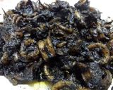 Foto langkah ke 7 dari resep Tumis Cumi Tinta.
