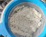 A picture of step 1 of Samak chawal khichdi.