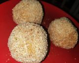 A picture of step 6 of Egg roll.