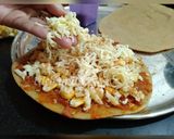 A picture of step 3 of Whole wheat thin crust cheese corn pizza.