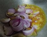 A picture of step 2 of Masala bhindi.