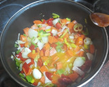 Foto del paso 4 de la receta: Pollo frito en salsa con papas cocidas