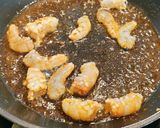 Foto del paso 4 de la receta: Langostinos y setas Eryngii al ajillo