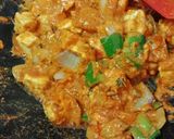 A picture of step 4 of Paneer tikka masala in naan tacos.