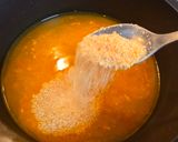 Foto del paso 2 de la receta: Sopa de huevo y maíz con pollo