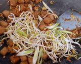 Foto langkah ke 3 dari resep Kue Lobak Goreng di tumis.