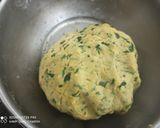 A picture of step 5 of Moringa Palak Thepla.