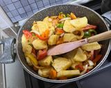 Foto del passaggio 3 della ricetta Fettine di entrecôte con patate