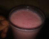 A picture of step 4 of Lady A's Berry Berry Smoothie.