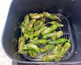 Foto del paso 3 de la receta: Pimientos de Padrón airfryer