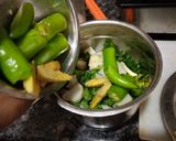 A picture of step 2 of Mooli ke patte ki chutney.