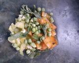 A picture of step 1 of Fresh green salad.