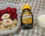 Foto langkah ke 1 dari resep Smoothies Banana Strawberry.