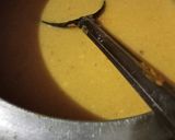 A picture of step 3 of Kadhi with pakodi.