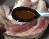 รูปขั้นตอนการทำที่ 1 ของ “หมูสามชั้นทอดน้ำปลา”