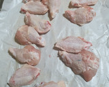 Foto del paso 1 de la receta: Alitas de pollo al ajillo con cerveza