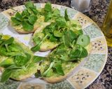 Foto del paso 3 de la receta: Montaditos de jamón y aguacate