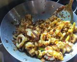 Foto langkah ke 8 dari resep Sotong masak cabe.