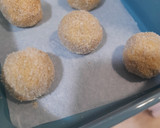 Foto del paso 6 de la receta: Croquetas de peus de porc,bechamel de ceps y carpaccio gambas