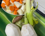 Foto del paso 1 de la receta: Puré de ñame, colinabo y boniato con chips de manzana,, semillas de chía y cúrcuma