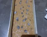 Foto langkah ke 4 dari resep Banana Raisin Cake.